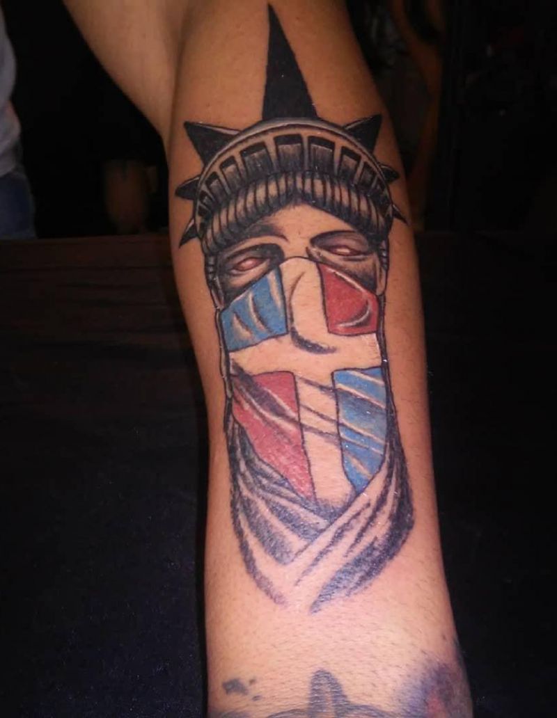 30 Pretty Statue of Liberty Tattoos to Inspire You