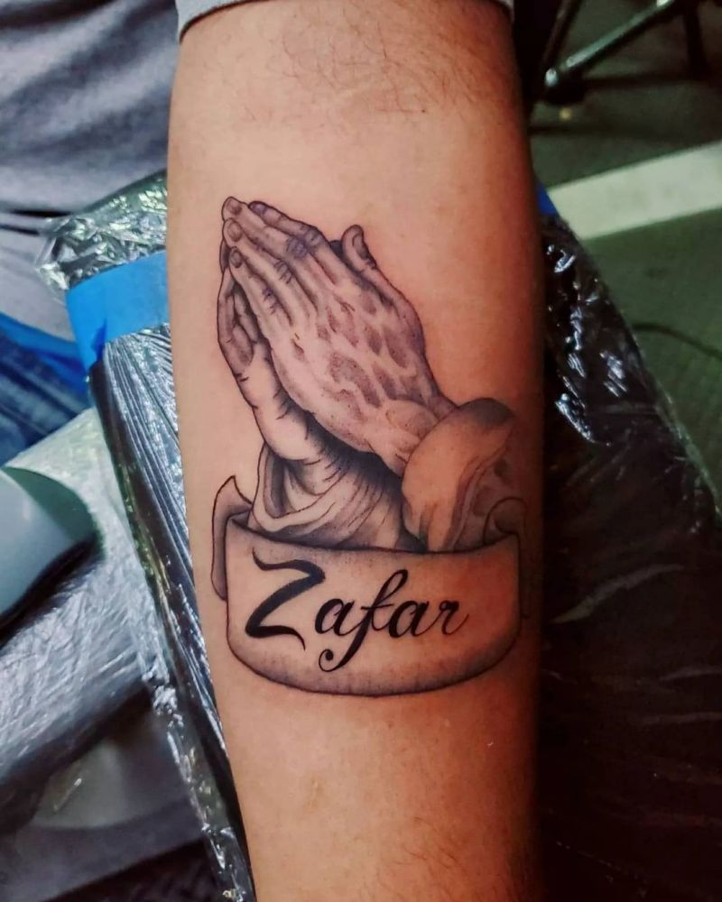 30 Pretty Praying Hands Tattoos You Must Try