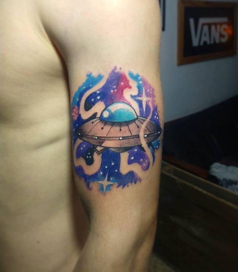 30 Pretty UFO Tattoos You Will Love