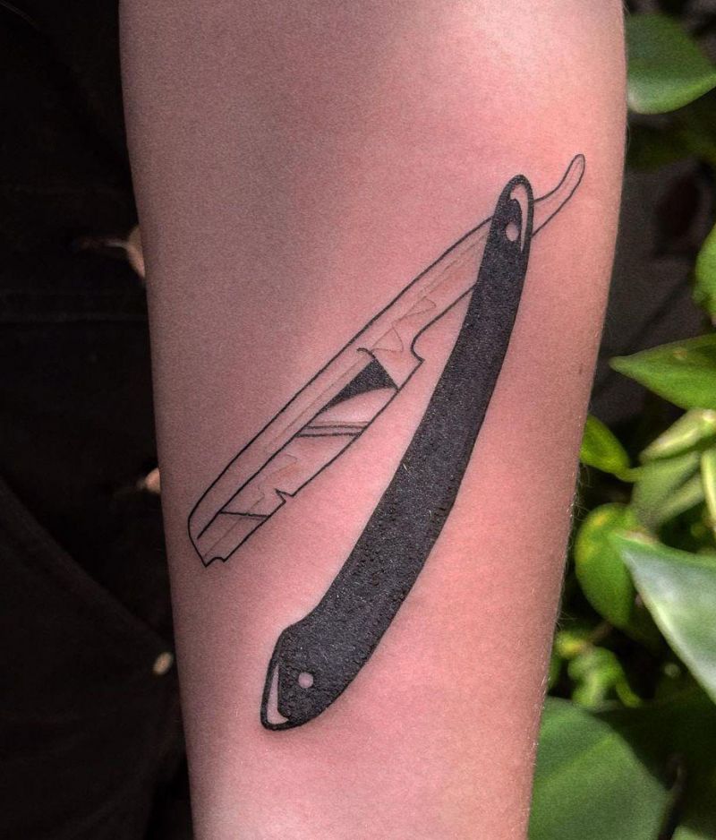 30 Pretty Knife Tattoos You Must Try