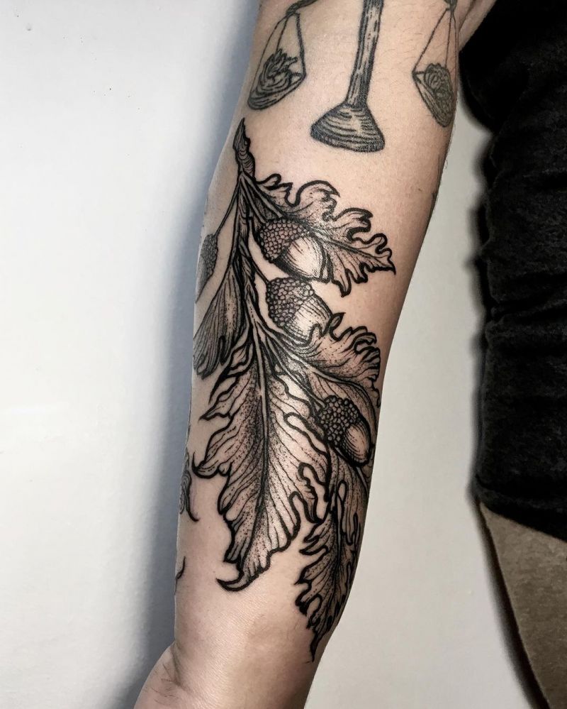 30 Pretty Oak Tattoos to Inspire You