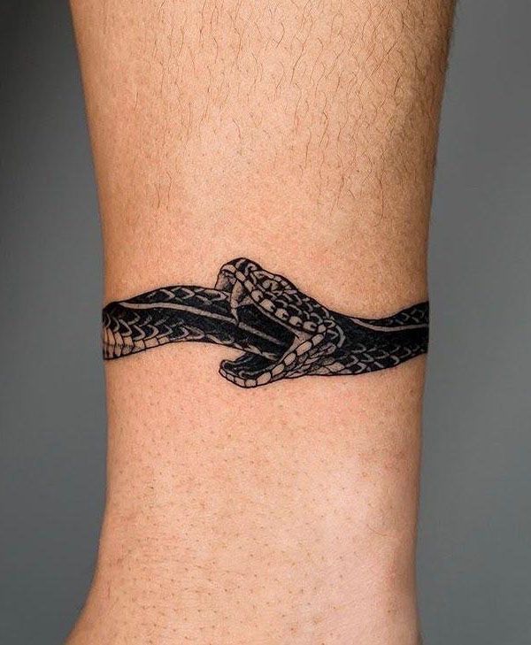 30 Pretty Ouroboros Tattoos for You to Enjoy