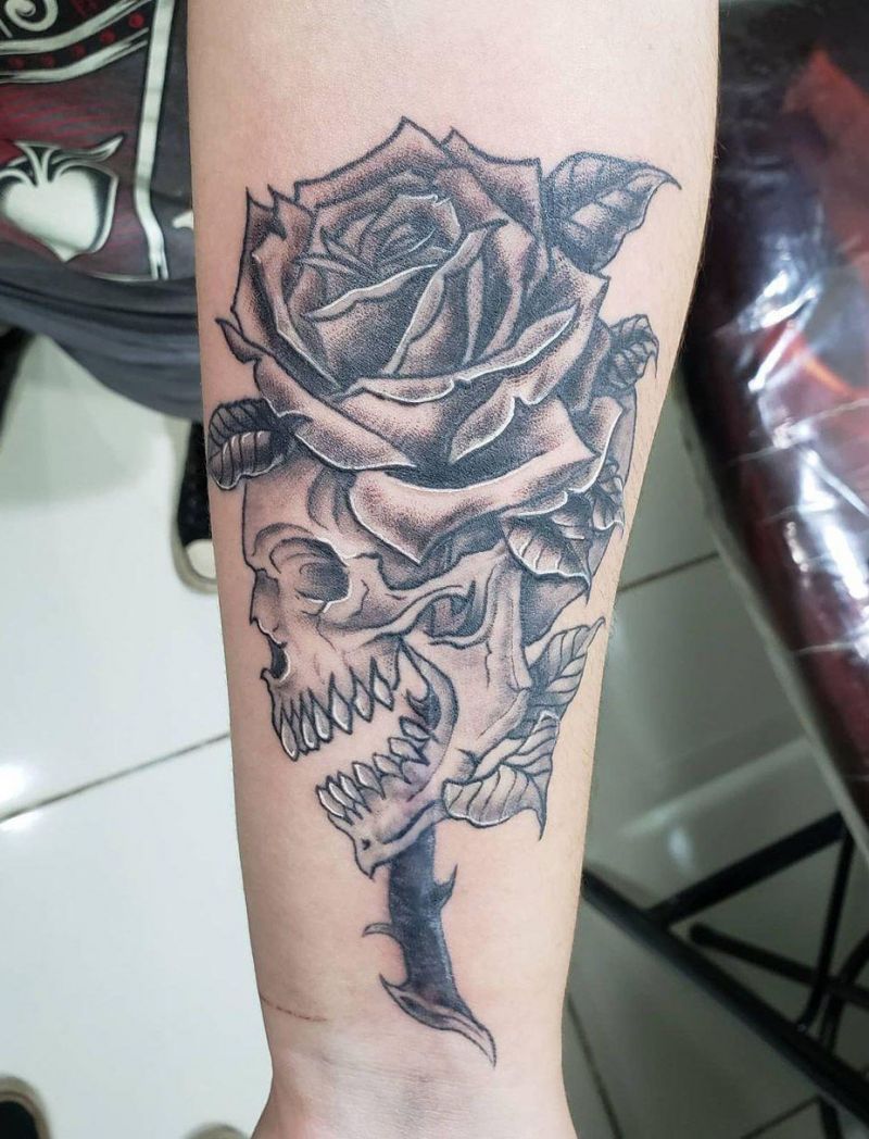 30 Pretty Rose Skull Tattoos to Inspire You