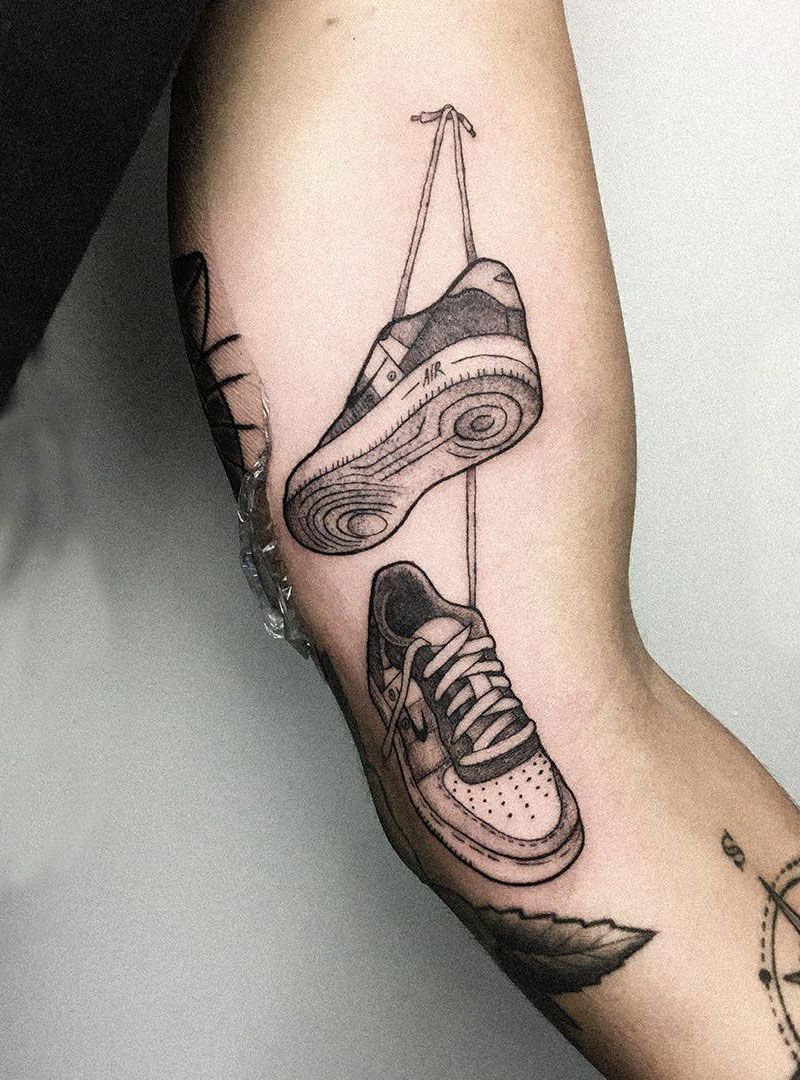 30 Pretty Shoe Tattoos You Will Love