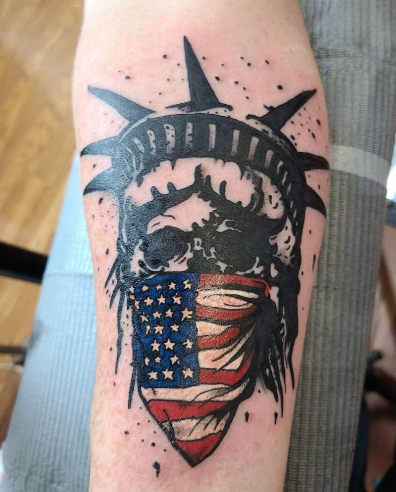 30 Pretty Statue of Liberty Tattoos to Inspire You