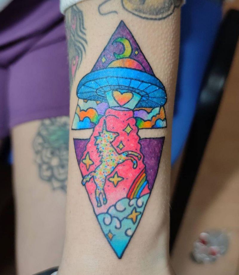 30 Pretty UFO Tattoos You Will Love
