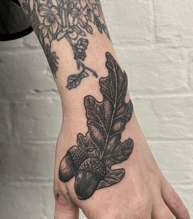 30 Pretty Oak Tattoos to Inspire You