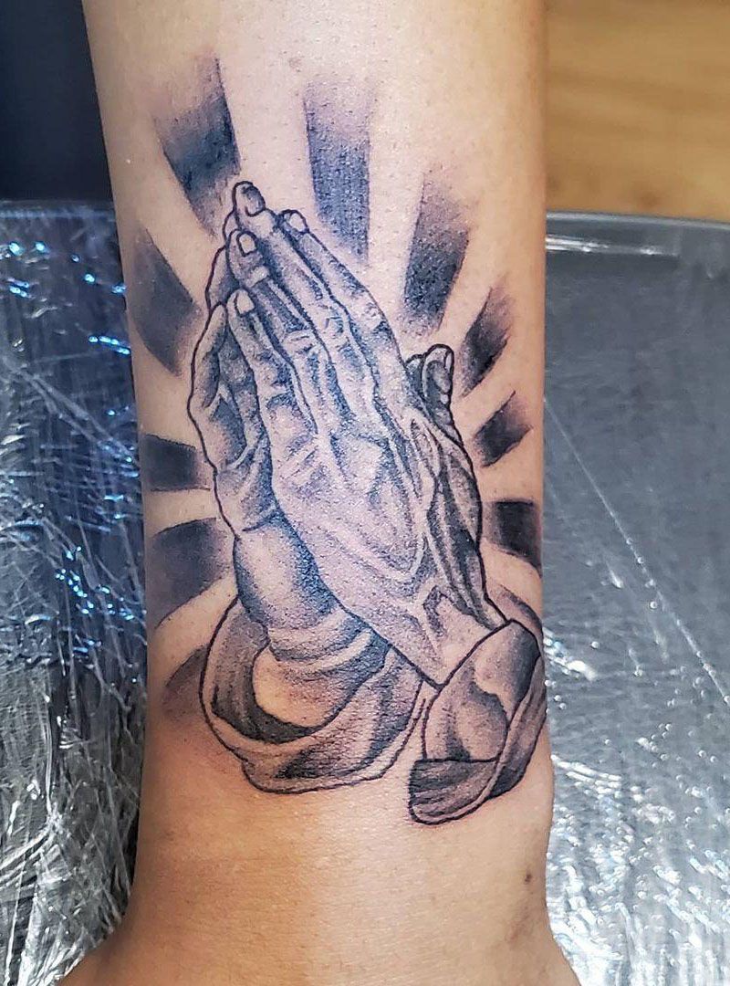 30 Pretty Praying Hands Tattoos You Must Try