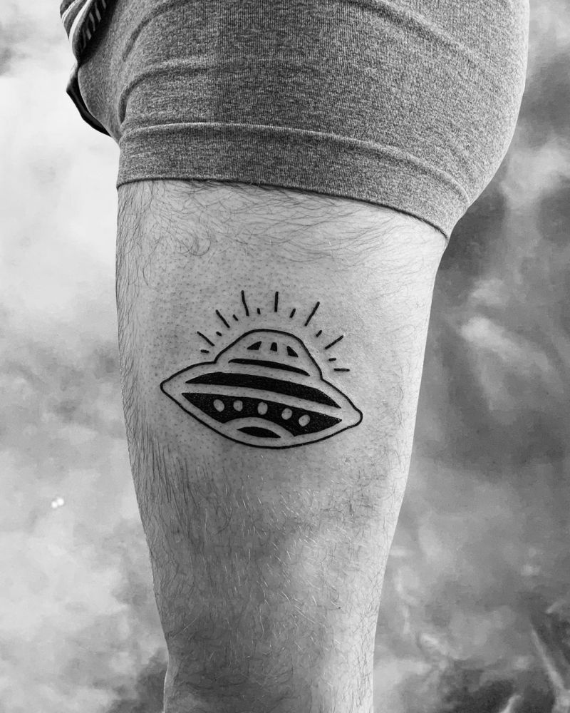 30 Pretty UFO Tattoos You Will Love