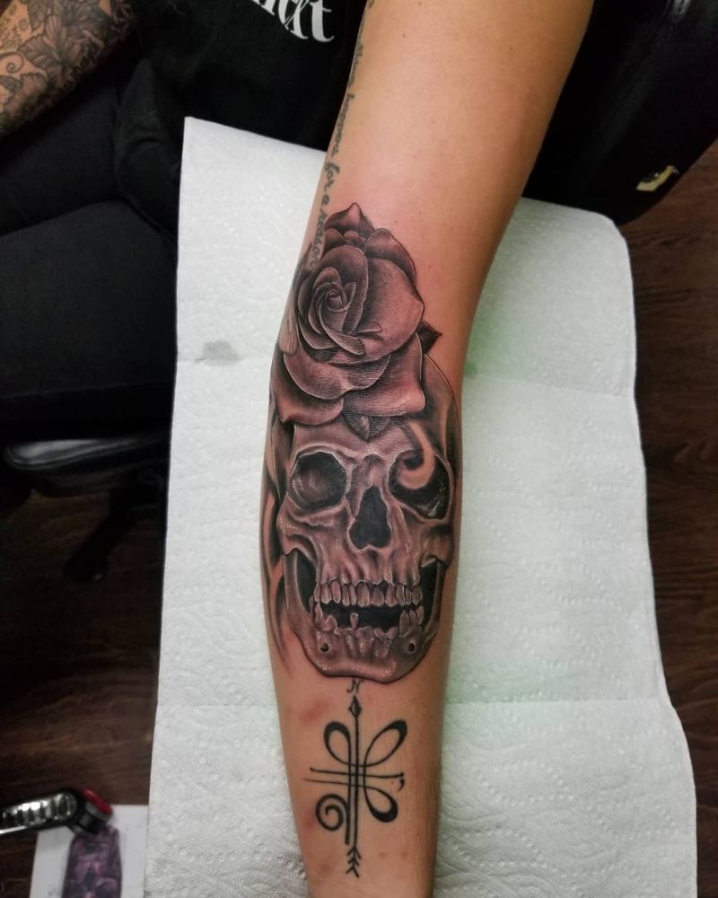 30 Pretty Rose Skull Tattoos to Inspire You