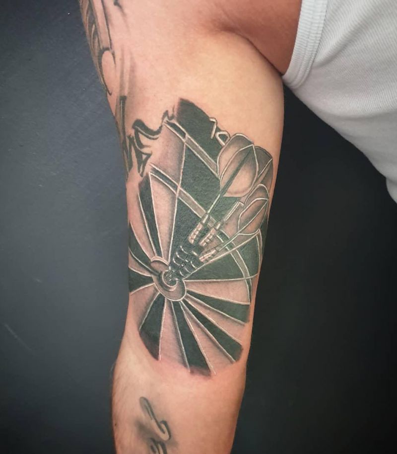 30 Pretty Dart Tattoos You Can't Miss