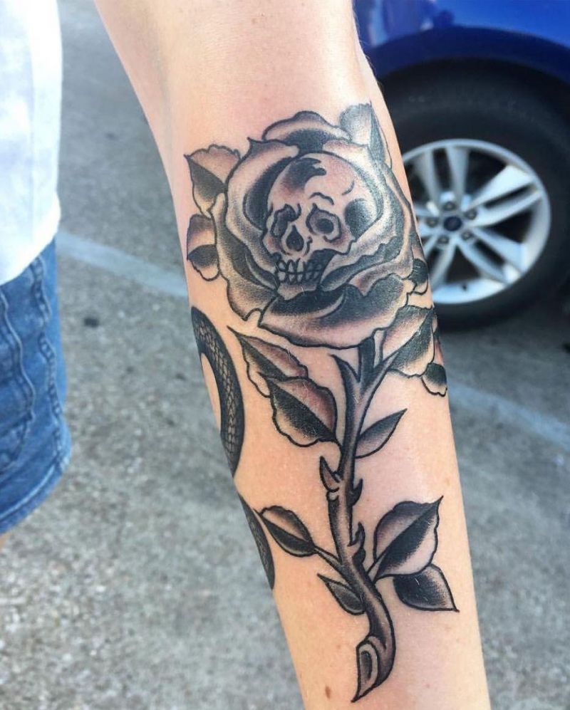 30 Pretty Rose Skull Tattoos to Inspire You