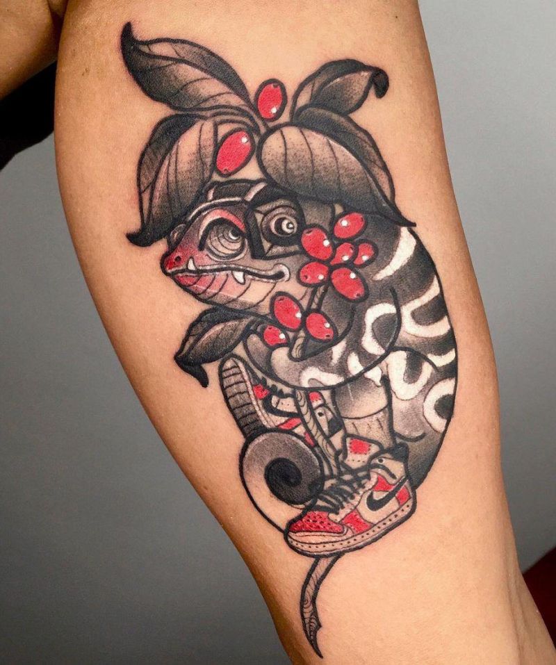 30 Pretty Chameleon Tattoos to Inspire You