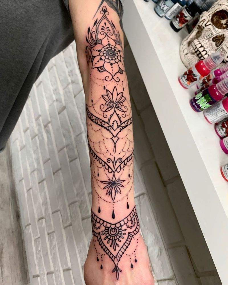 30 Pretty Lace Tattoos That Make You Excited