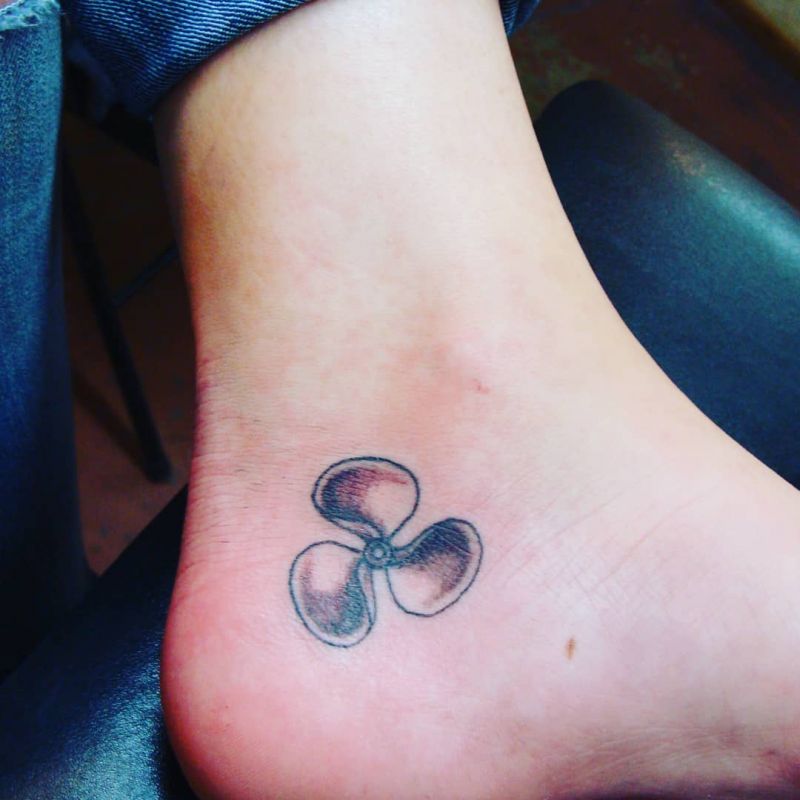 30 Pretty Propeller Tattoos to Inspire You