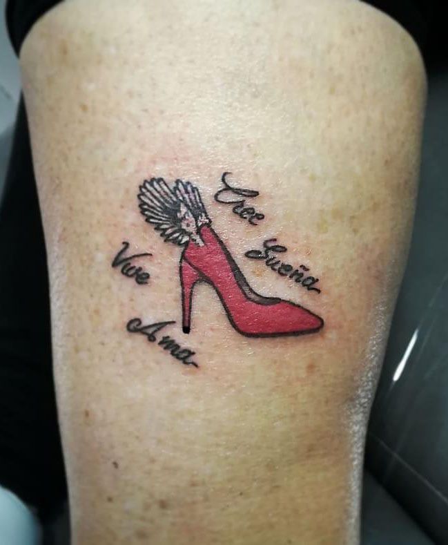 30 Pretty Shoe Tattoos You Will Love