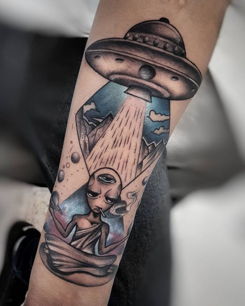 30 Pretty UFO Tattoos You Will Love