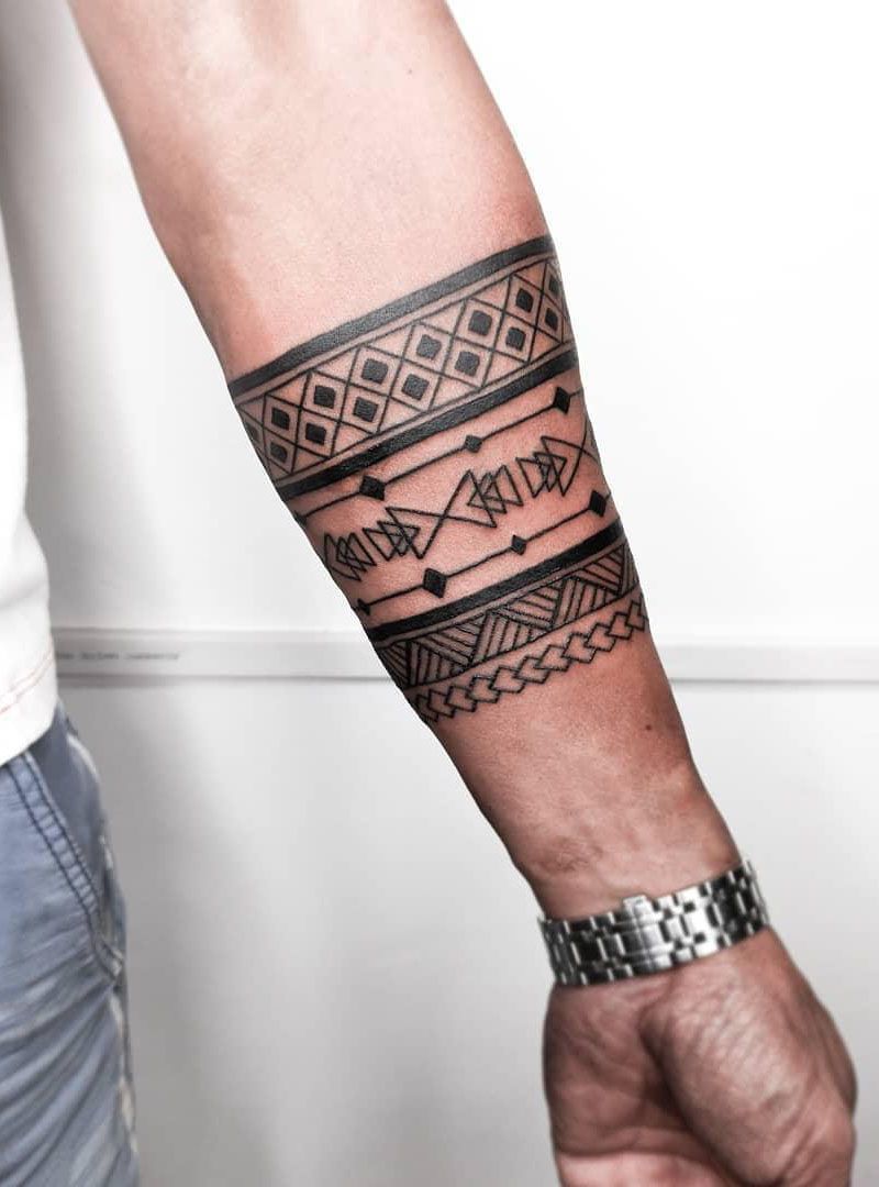 30 Pretty Armband Tattoos to Inspire You