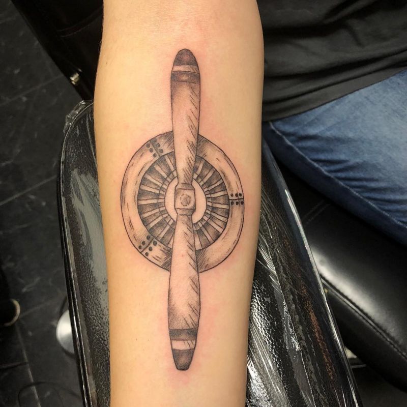 30 Pretty Propeller Tattoos to Inspire You