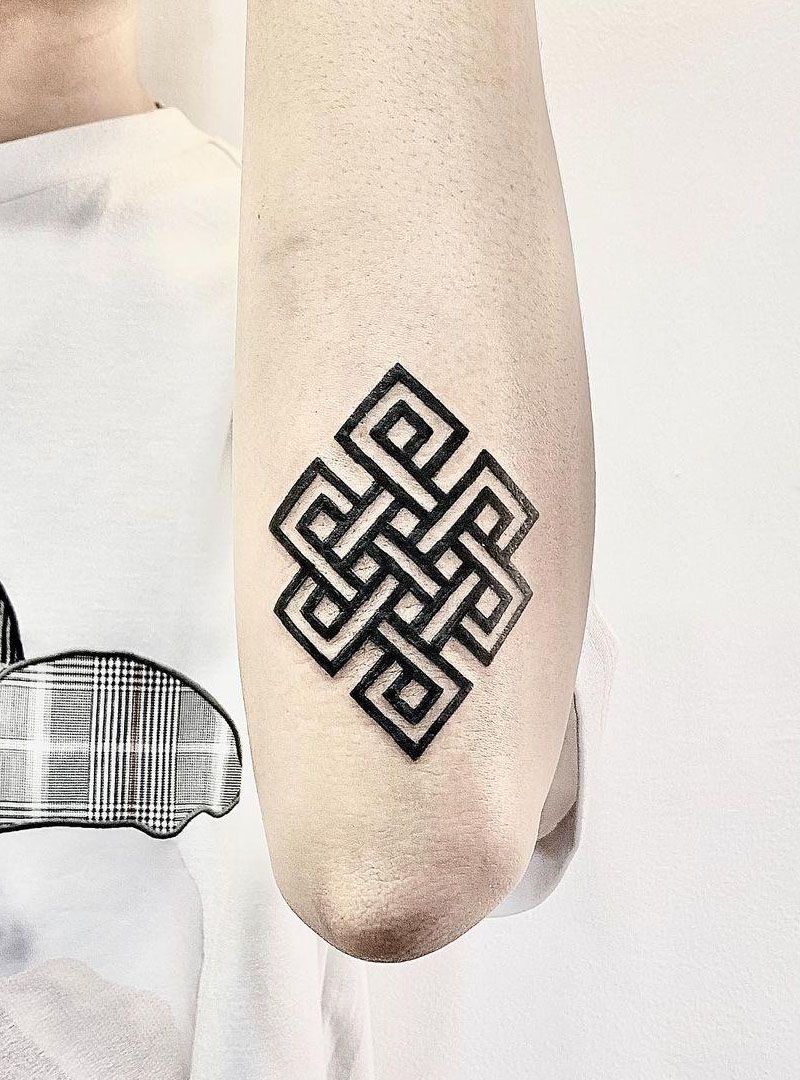 30 Pretty Endless Knot Tattoos You Must Try