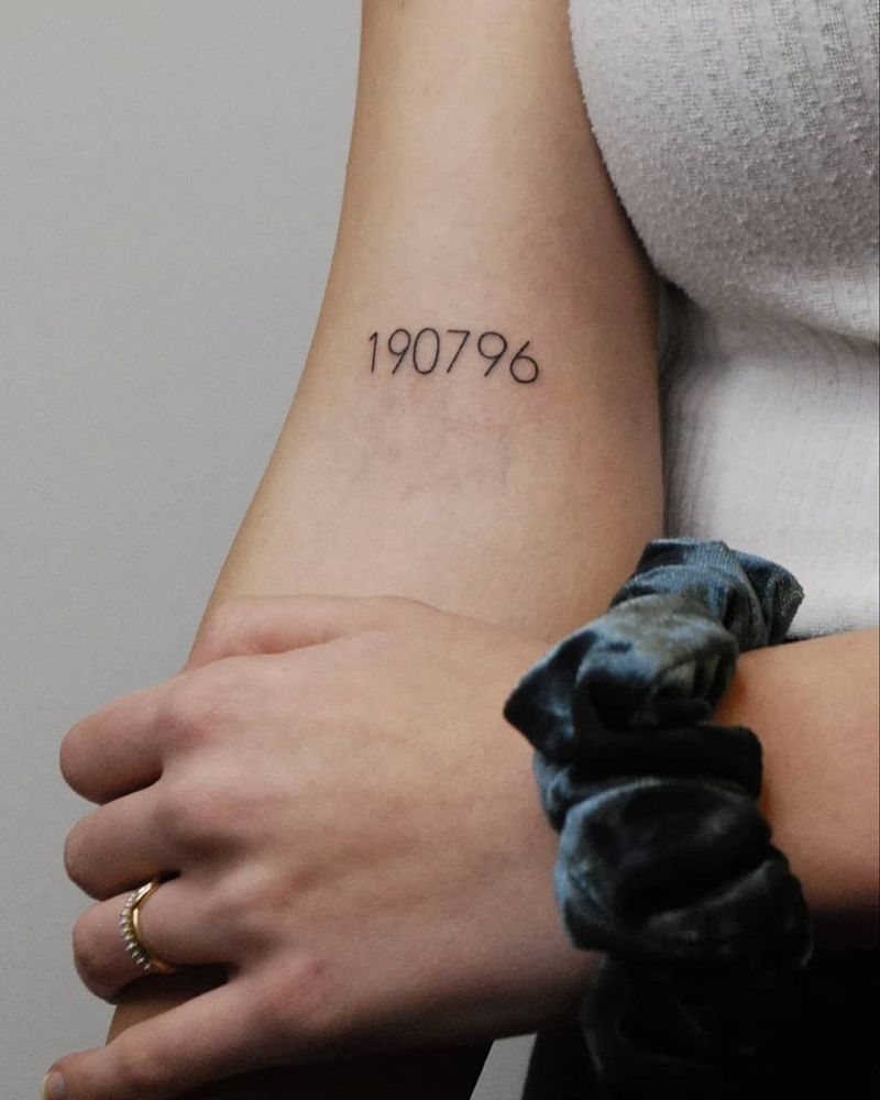 30 Pretty Date Tattoos You Will Love