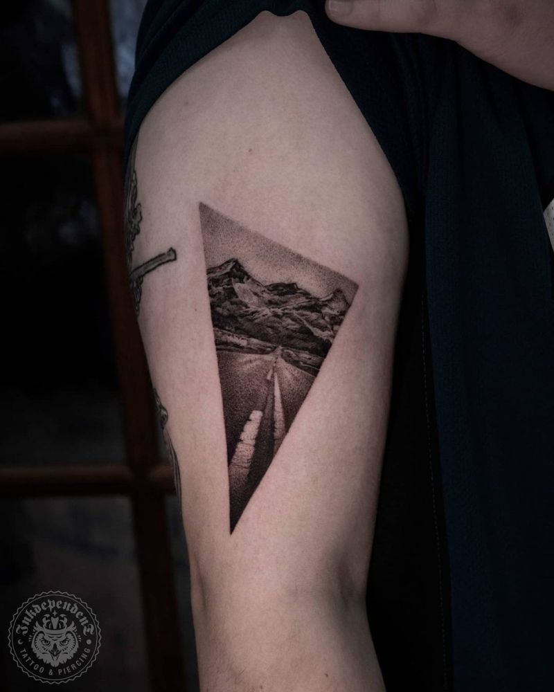 30 Pretty Road Tattoos to Inspire You