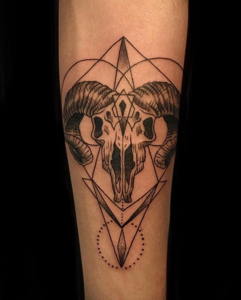 30 Pretty Bull Skull Tattoos Show Your Temperament