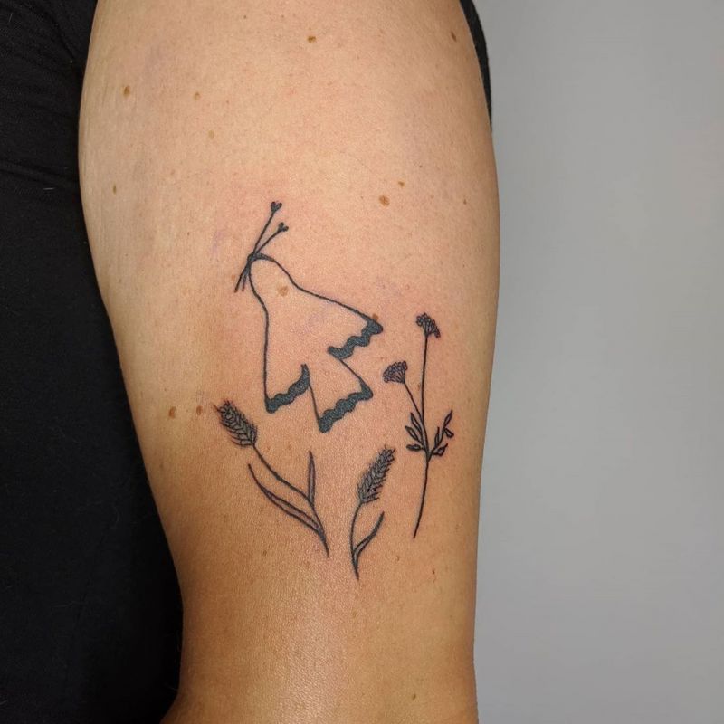 30 Pretty Simple Tattoos You Will Love