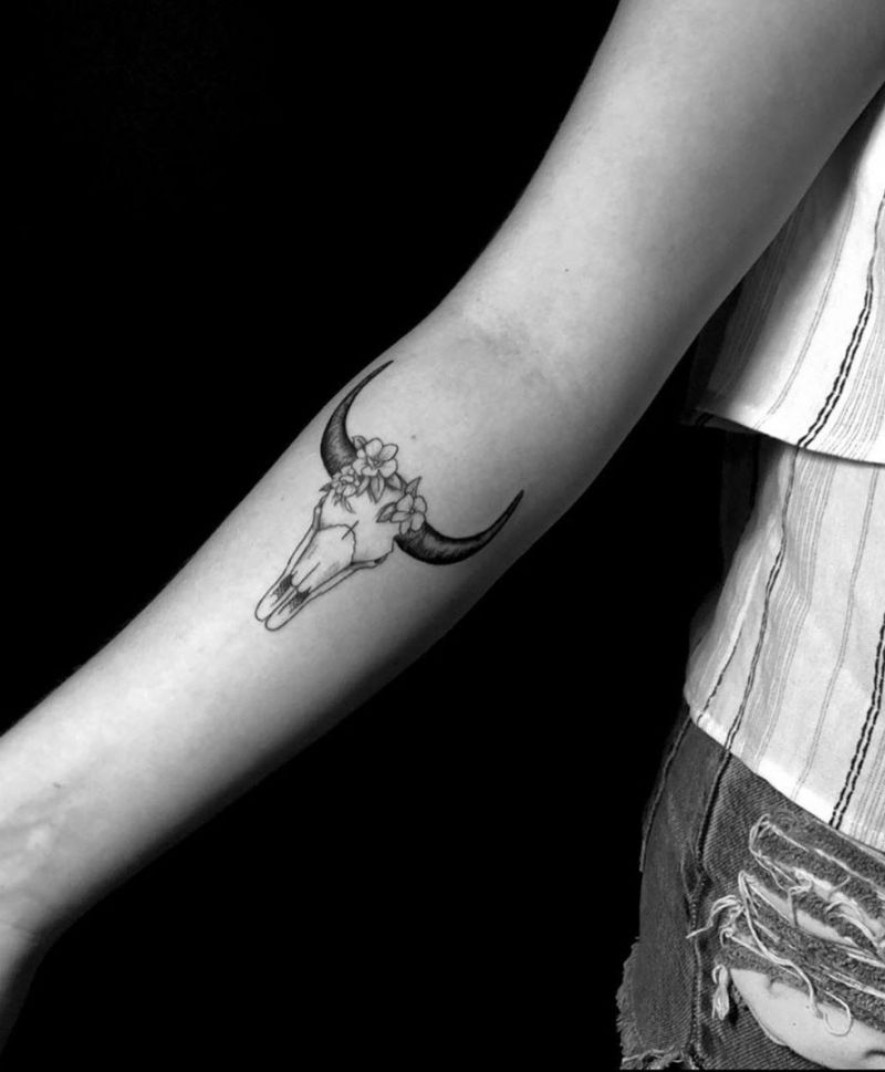 30 Pretty Bull Skull Tattoos Show Your Temperament