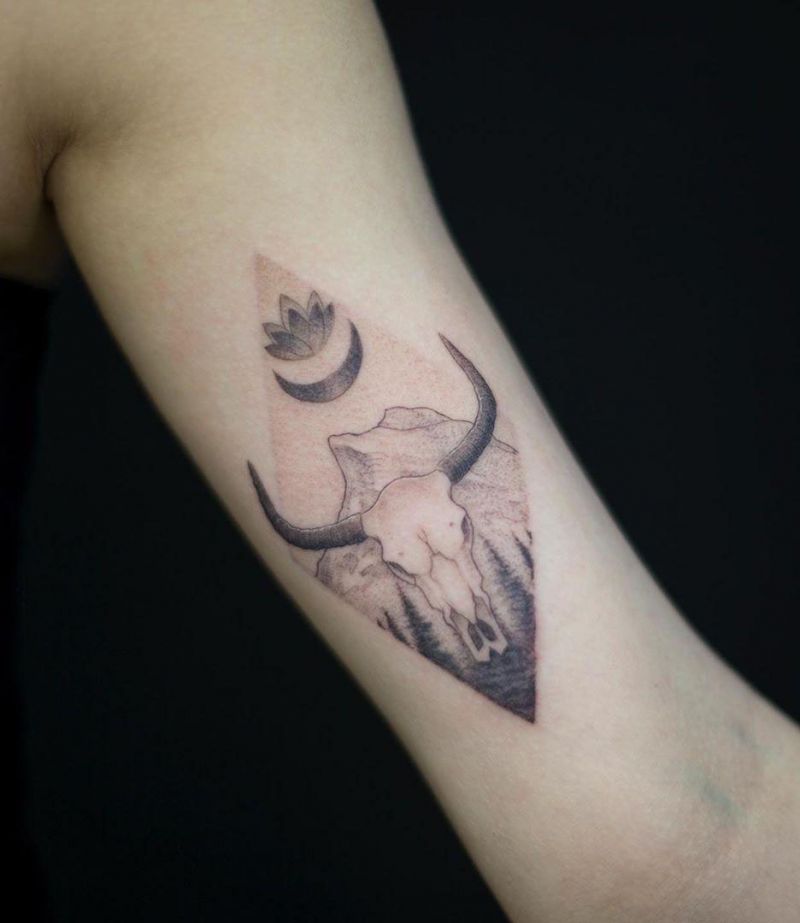 30 Pretty Bull Skull Tattoos Show Your Temperament