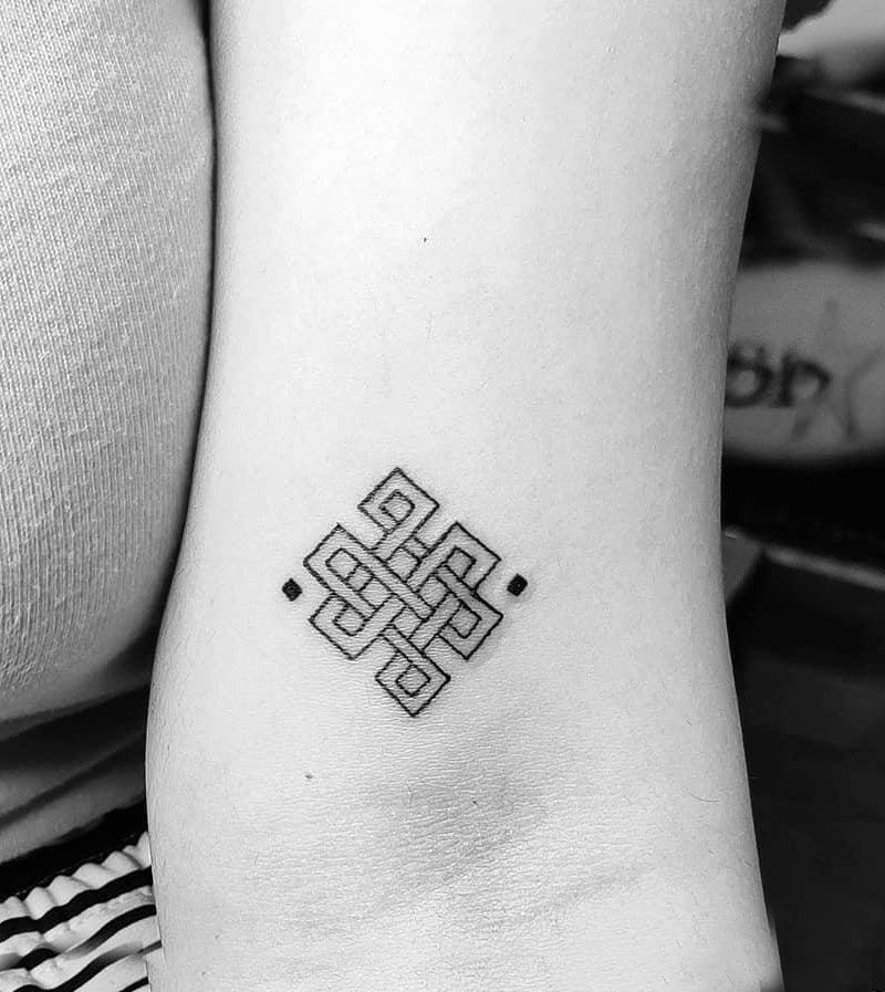 30 Pretty Endless Knot Tattoos You Must Try