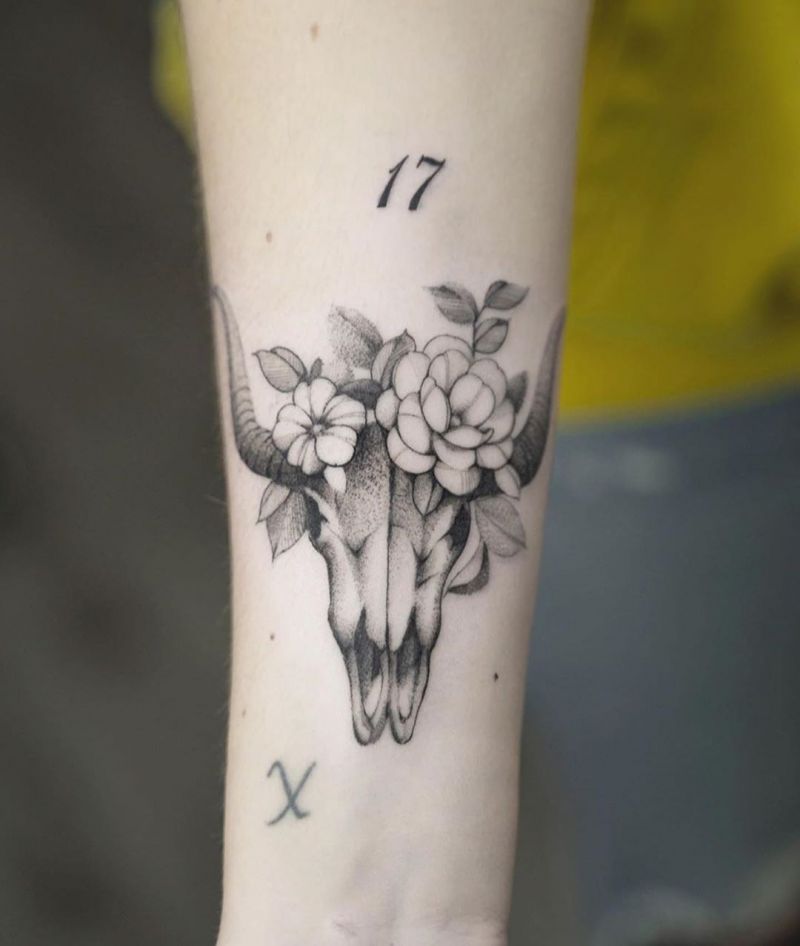 30 Pretty Bull Skull Tattoos Show Your Temperament