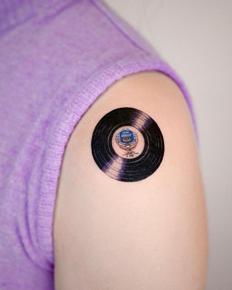 30 Pretty Vinyl Tattoos You Must Try