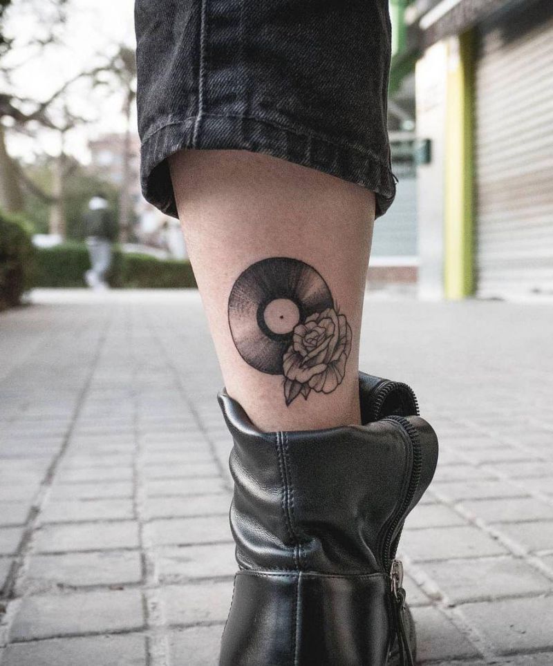 30 Pretty Vinyl Tattoos You Must Try