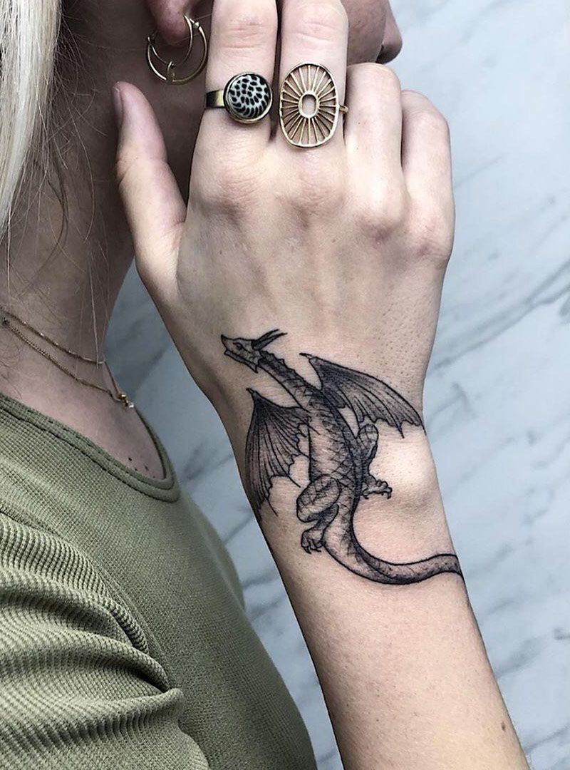 30 Pretty Wrist Tattoos to Inspire You