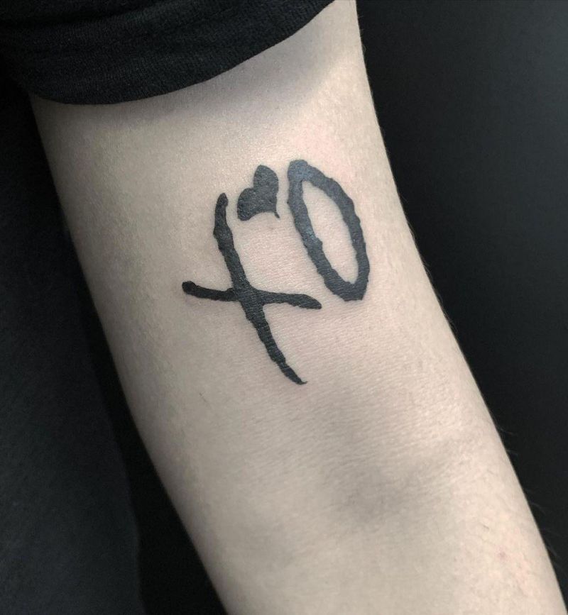 30 Pretty XO Tattoos You Can Copy