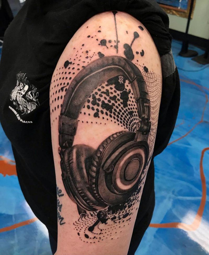 30 Pretty Headphones Tattoos You Will Love