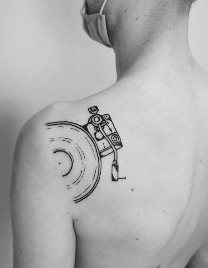 30 Pretty Vinyl Tattoos You Must Try