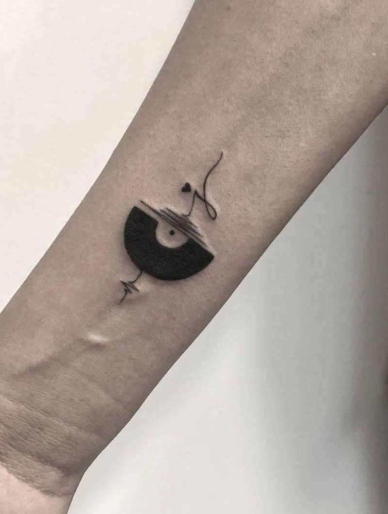 30 Pretty Vinyl Tattoos You Must Try