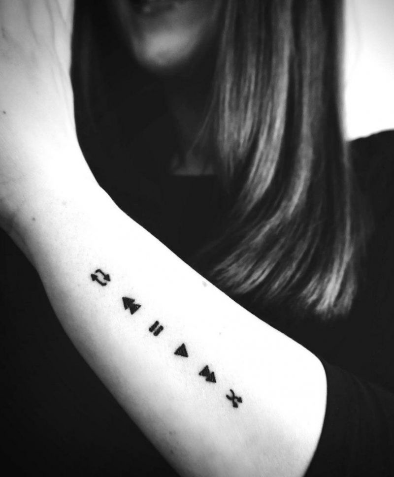 30 Pretty Play Pause Tattoos Give You Unexpected Feeling