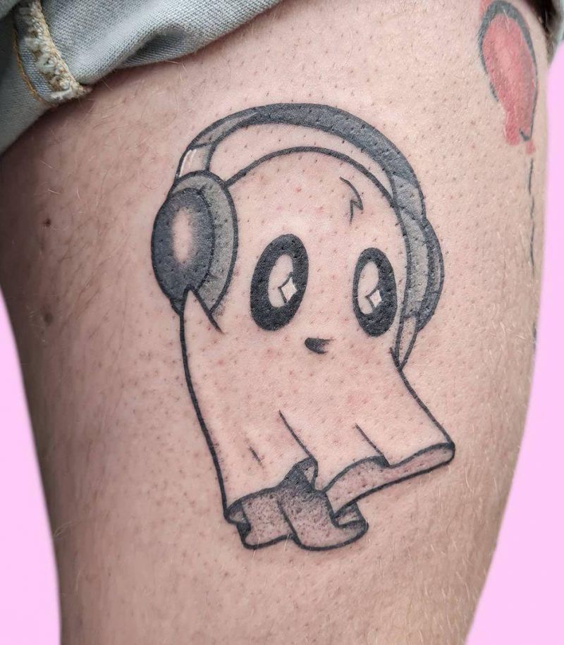 30 Pretty Headphones Tattoos You Will Love