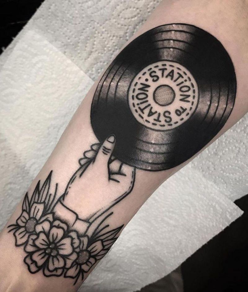 30 Pretty Vinyl Tattoos You Must Try