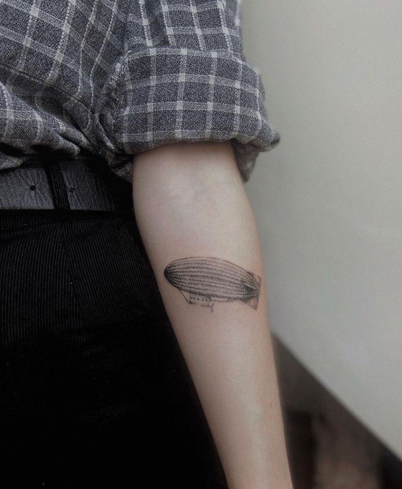 30 Pretty Airship Tattoos to Inspire You