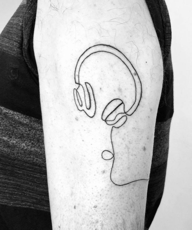 30 Pretty Headphones Tattoos You Will Love