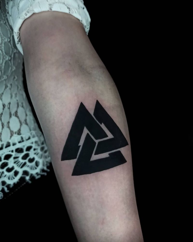 30 Pretty Valknut Tattoos to Inspire You