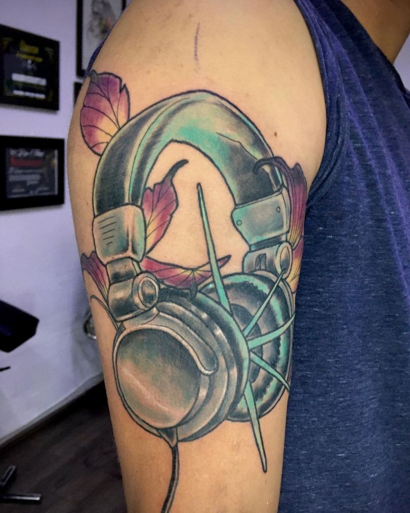 30 Pretty Headphones Tattoos You Will Love