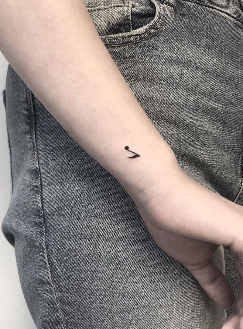 30 Pretty Wrist Tattoos to Inspire You