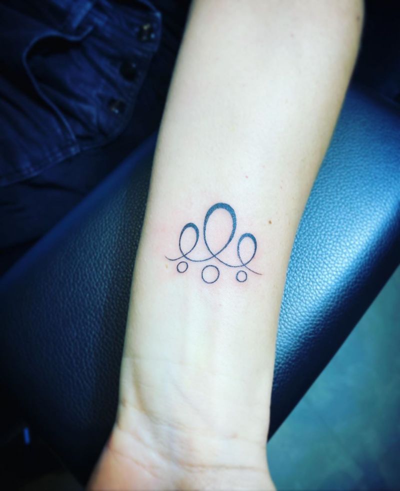 30 Pretty Wrist Tattoos to Inspire You