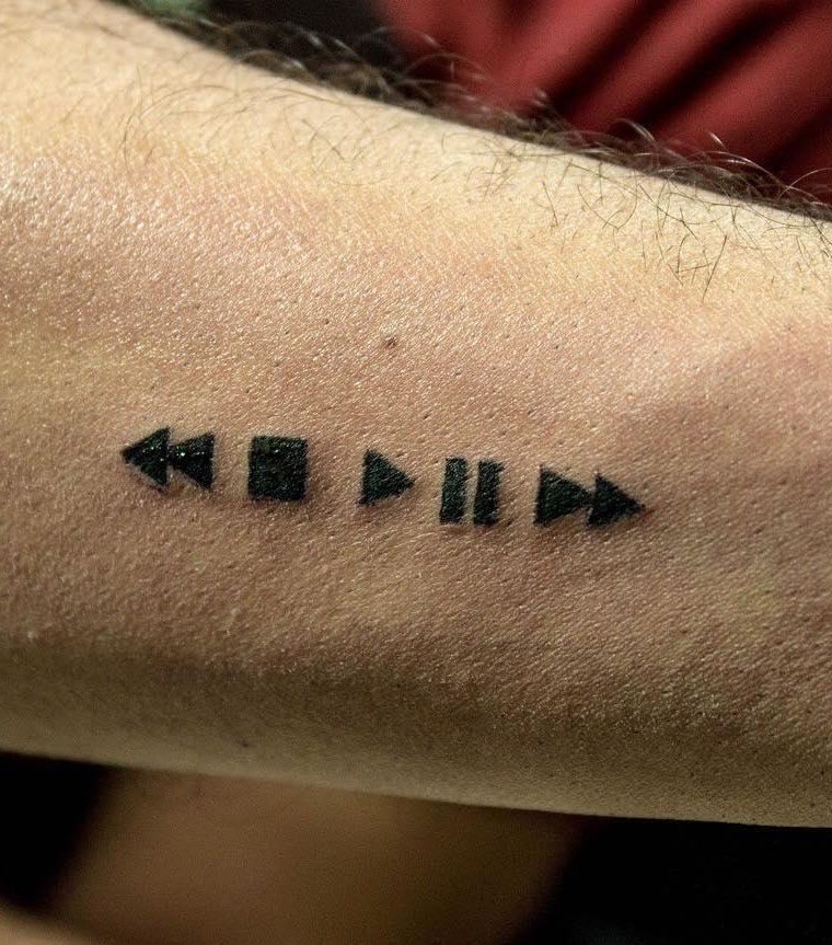 30 Pretty Play Pause Tattoos Give You Unexpected Feeling