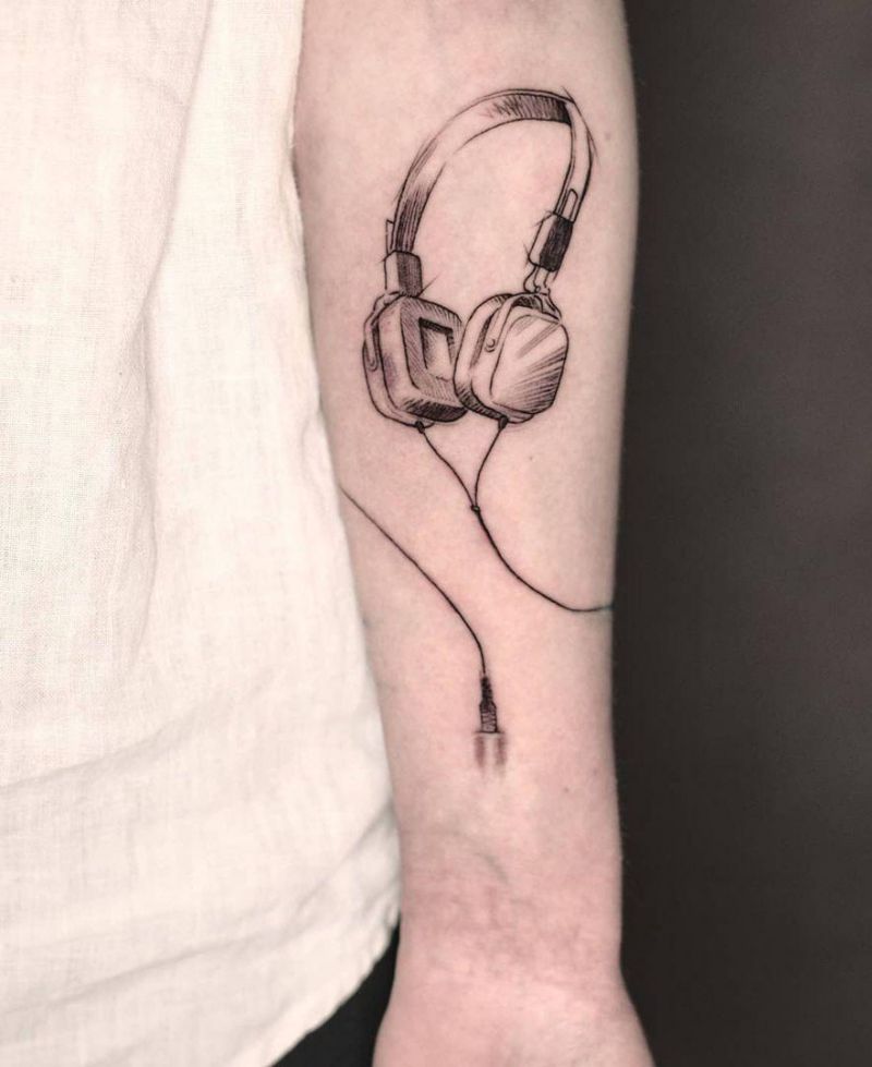 30 Pretty Headphones Tattoos You Will Love